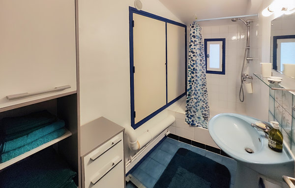 Semesterhus - Servian , Frankrike - FLH415 702