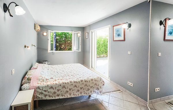 Holiday Home - Prades-sur-Vernazobre , France - FLH437 602