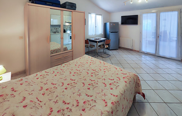 Location de vacances - Nébian , France - FLH613 601