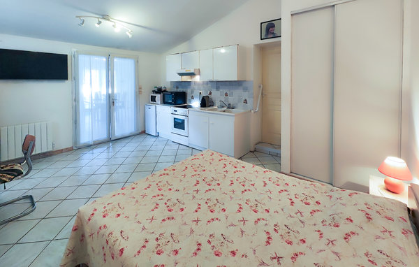 Location de vacances - Nébian , France - FLH613 401