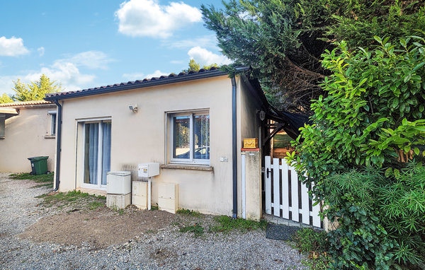 Location de vacances - Nébian , France - FLH613 1