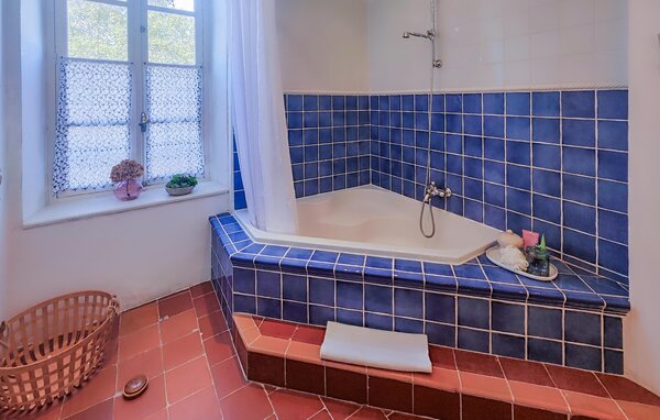 Location de vacances - Saint-Chinian , France - FLH619 702