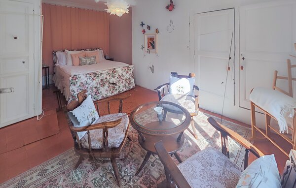 Location de vacances - Saint-Chinian , France - FLH619 604