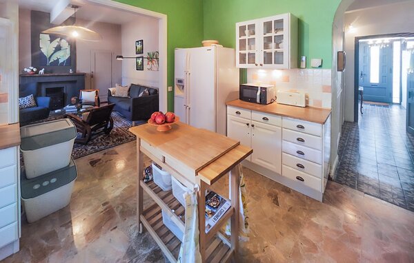 Location de vacances - Saint-Chinian , France - FLH619 402