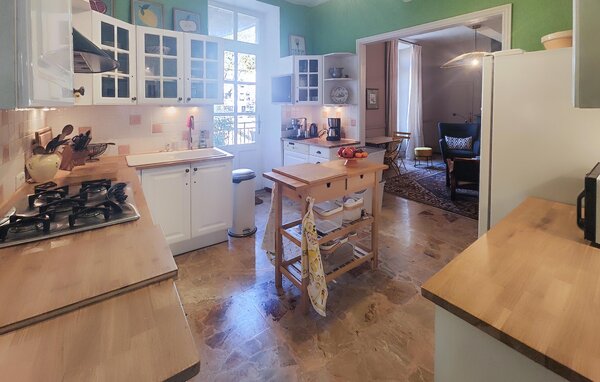 Location de vacances - Saint-Chinian , France - FLH619 403