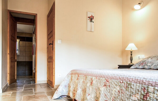 Location de vacances - Cabrerolles , France - FLH630 604