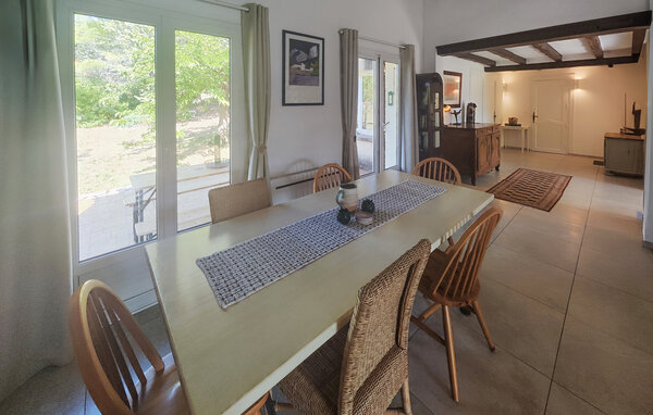 Location de vacances - Assignan , France - FLH640 303