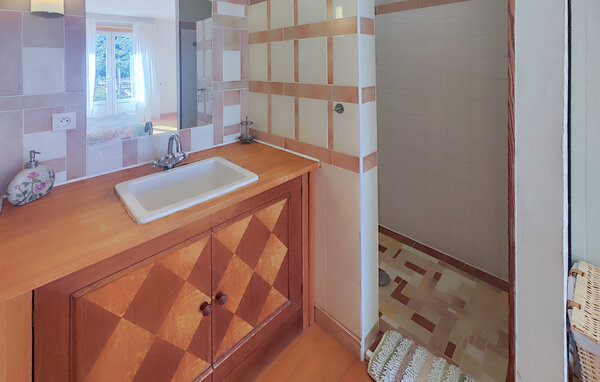 Semesterhus - Faugères , Frankrike - FLH691 702