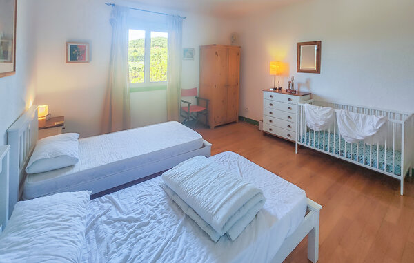 Semesterhus - Faugères , Frankrike - FLH691 604