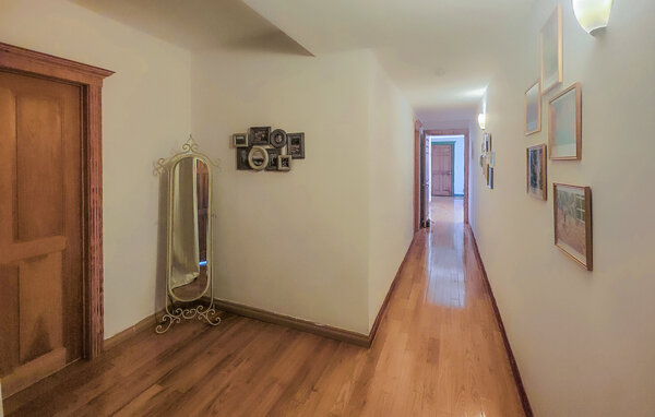 Semesterhus - Faugères , Frankrike - FLH691 501