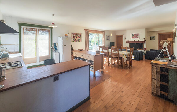 Semesterhus - Faugères , Frankrike - FLH691 402