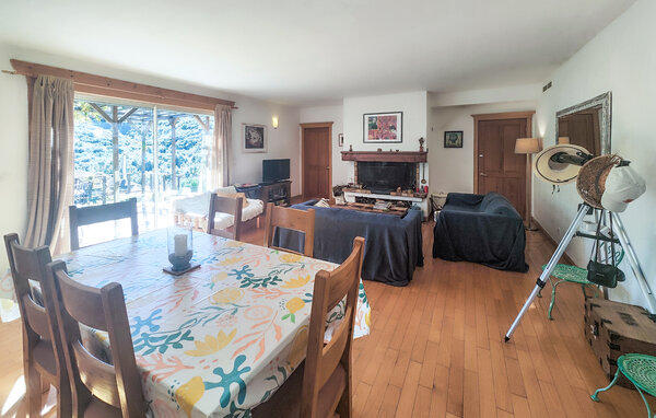 Semesterhus - Faugères , Frankrike - FLH691 303