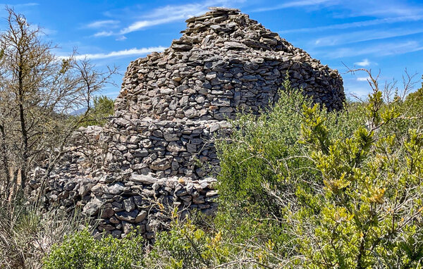 Semesterhus - Faugères , Frankrike - FLH691 102