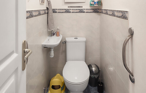 Location de vacances - Saint Chinian , France - FLH692 703