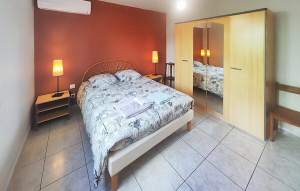 Location de vacances - Saint Chinian , France - FLH692 604