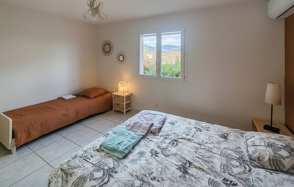 Location de vacances - Saint Chinian , France - FLH692 605