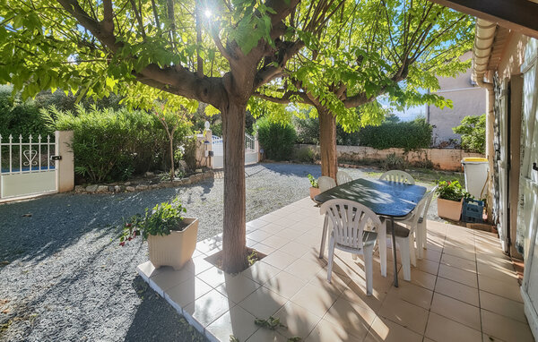 Location de vacances - Saint Chinian , France - FLH692 101