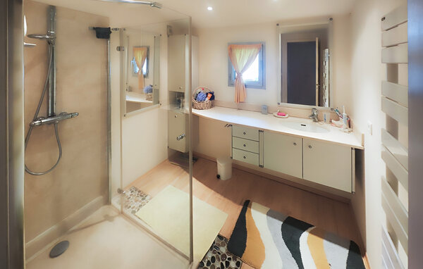 Location de vacances - Cessenon sur Orb , France - FLH697 702