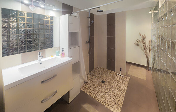 Location de vacances - Causses et Veyran , France - FLH702 701