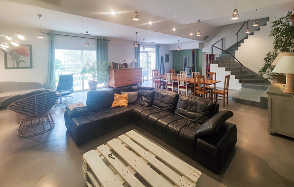 Location de vacances - Causses et Veyran , France - FLH702 3