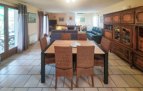 Location de vacances - Saint Chinian , France - FLH723 305