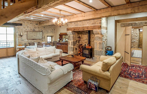 Feriebolig Beautifully renovated barn