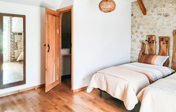 Holiday Home - VAUXAILLON , France - FNA047 604