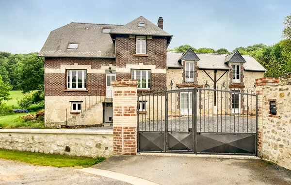 Holiday Home - VAUXAILLON , France - FNA047 81