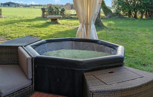 Holiday Home - Mézidon Vallée d'Auge , France - FNC303 103