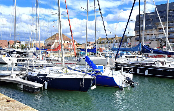 Holiday Home - COURSEULLES-SUR-MER , France - FNC331 901