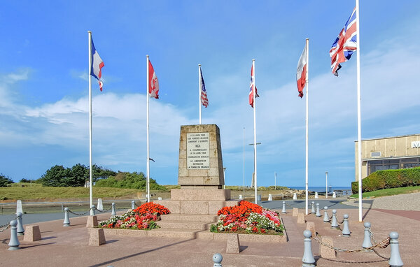 Holiday Home - COURSEULLES-SUR-MER , France - FNC331 903