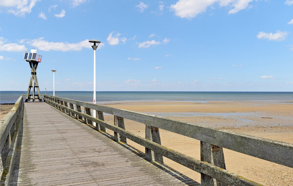 Holiday Home - COURSEULLES-SUR-MER , France - FNC331 905