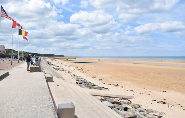 Holiday Home - COURSEULLES-SUR-MER , France - FNC331 908