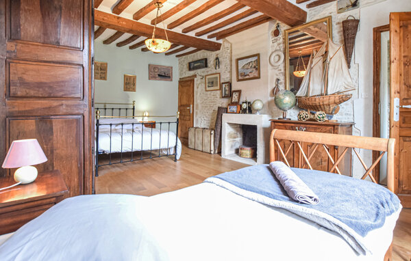 Holiday Home - COURSEULLES-SUR-MER , France - FNC331 609