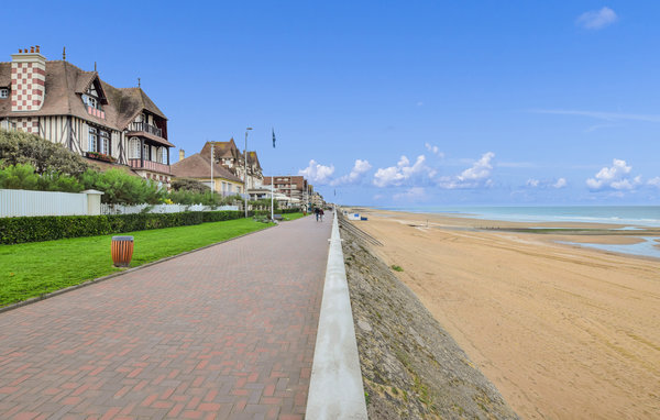 Holiday Home - La Croupte , France - FNC702 903