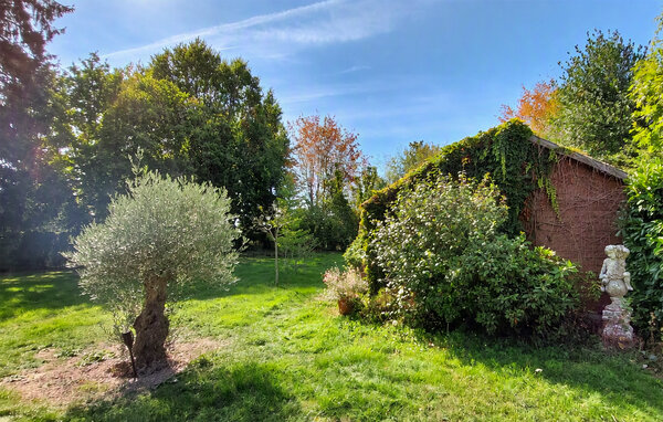 Holiday Home - Beaumesnil , France - FNE074 102