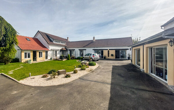 Apartament - Amblainville , Francja - FNI039 81
