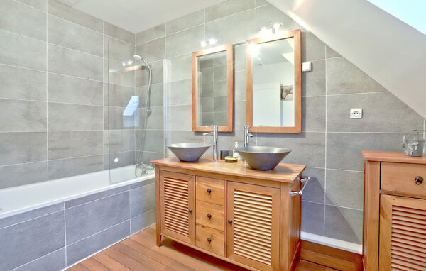 Location de vacances - Quettehou , France - FNM577 703