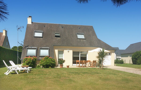 Location de vacances - Quettehou , France - FNM577 81