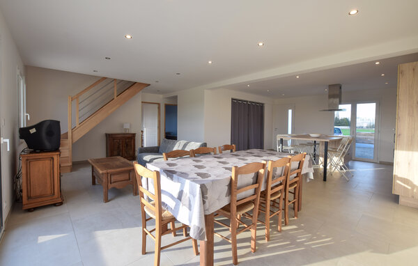 Location de vacances - Bacilly , France - FNM583 302