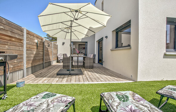 Location de vacances - PIROU-PLAGE , France - FNM590 102