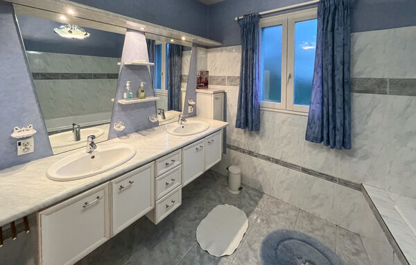 Feriehus - Montpinchon , Frankrike - FNM613 702