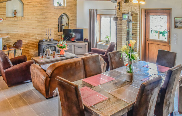 Vakantiehuis Superb gite with jacuzzi