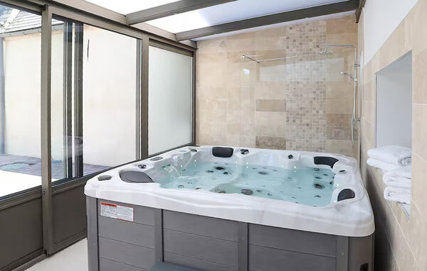 Semesterhus - Cambrai , Frankrike - FNN046 2