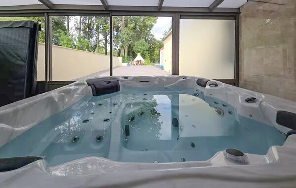 Semesterhus - Cambrai , Frankrike - FNN046 801