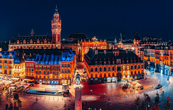 Semesterhus - Cambrai , Frankrike - FNN046 901