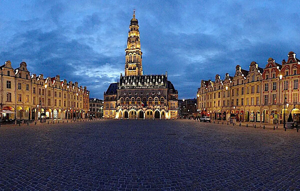 Semesterhus - Cambrai , Frankrike - FNN046 902