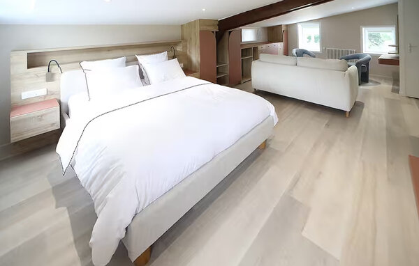 Semesterhus - Cambrai , Frankrike - FNN046 304