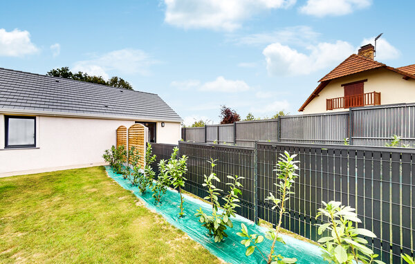 Location de vacances - Angerville l'Orcher , France - FNS122 103