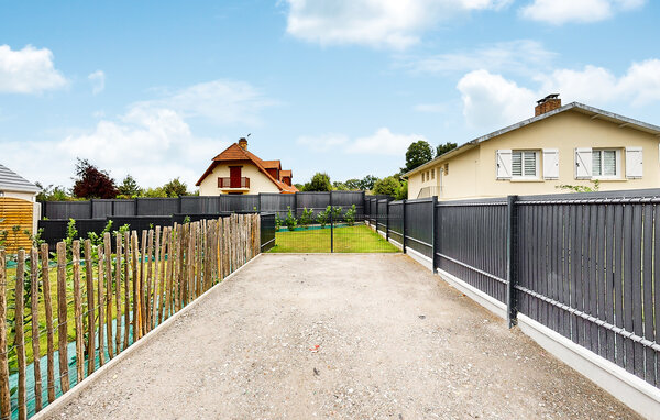 Location de vacances - Angerville l'Orcher , France - FNS122 104